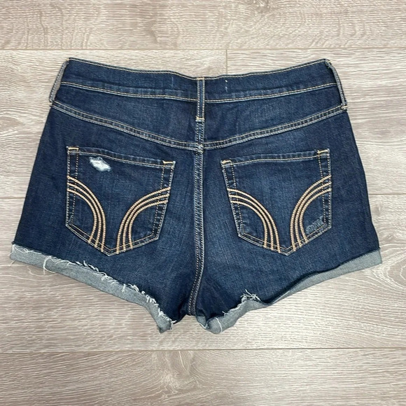 NWOT Hollister High Rise Short Short Ripped Dark Wash Denim 2” Inseam Size 5 - Picture 13 of 15